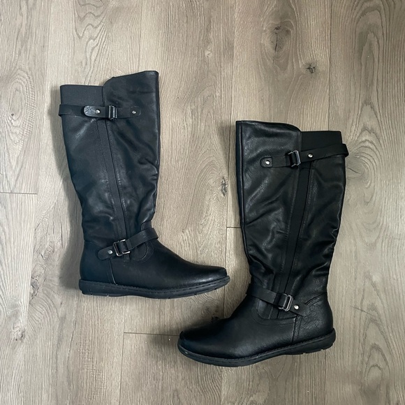 Calf high boots - Picture 1 of 1